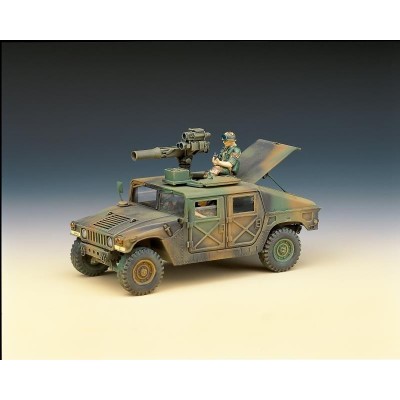 ACA13250 M-966 HUMMER W/TOW 1/35