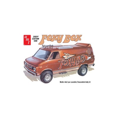 AMT1265 75 CHEVY VAN "Foxy Box" 1/25