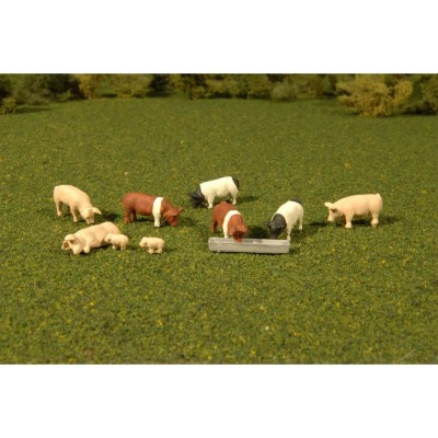 BAC33118 HO PIGS 9pc *1