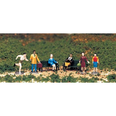 BAC42339 HO FIGURE SET-PEOPLE AT LEISURE