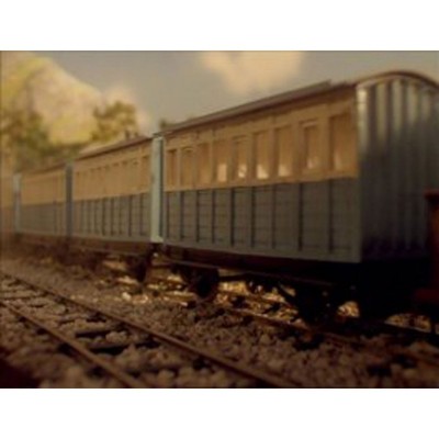 BAC77204 HO THOMAS & FRIENDS-BLUE CARRIAGE