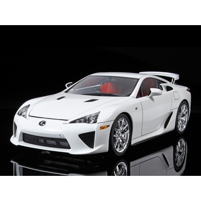 TAM24319 LEXUS LFA SPORTS CAR--WHITE 1/24