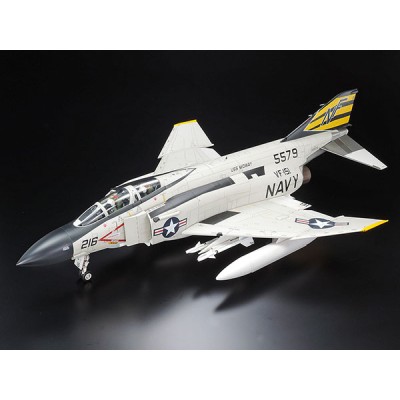 TAM60306 MCDONNELL DOUGLAS F-4 J PHANTOM II 1/32