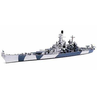 TAM31616 US NAVY BATTLESHIP BB-61 IOWA 1/700