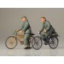 TAM35240 GERMAN SOLDIERS w bicycle 1/35