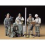 TAM35212 GERMAN SOLDIERS- field briefing 1/35