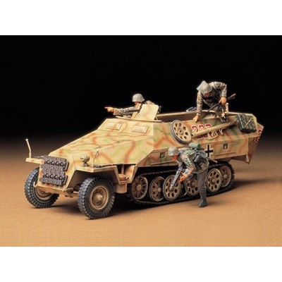 TAM35195 GERMAN SD.KFZ. 251/1 AUSF.D PERS.CA.1/35
