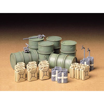 TAM35186 GERMAN FUEL DRUM SET 1/35