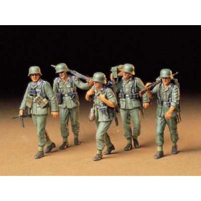 TAM35184 GERMAN MACHINE GUN CREW ON MANE. 1/35
