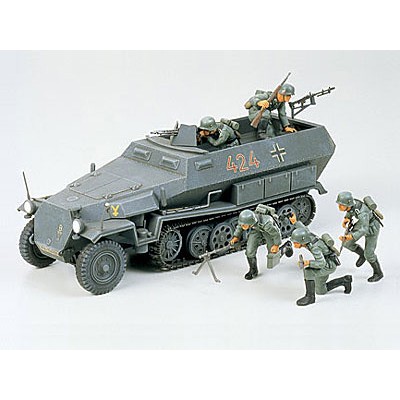 TAM35020 GERMAN HANOMAG SDKFZ 251/1 1/35