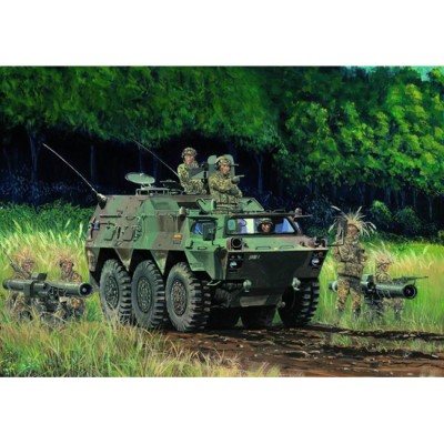TRU00326 JGSDF TYPE 82 COMMAND POST CAR 6x6, 1/35 *