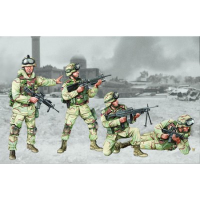 TRU00410 US 101ST AIRBORNE CREW (4) 1/35
