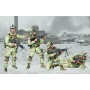 TRU00410 US 101ST AIRBORNE CREW (4) 1/35