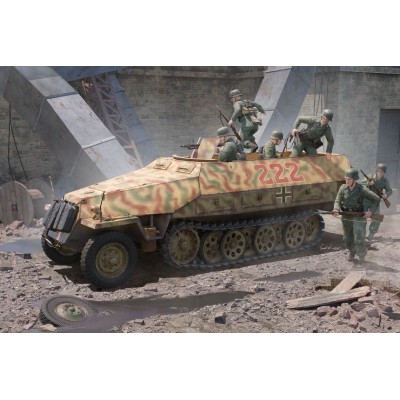 TRU00942 SD.KFZ 251D 1/16