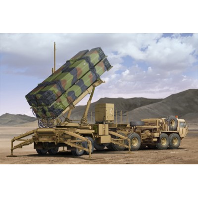 TRU01037 M983 HEMTT and M901 LAUNCHING STATION (PAC-3) 1/35