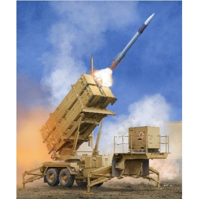 TRU01040 US M901 LAUNCH.ST W/MIM-104F PAT SAM1/35