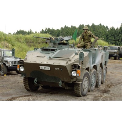 TRU05569 JGSDF TYPE 96 WAPC B ARM.PERS.CARR 1/35