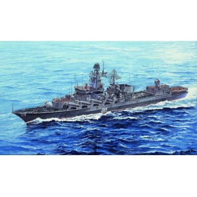 TRU05722 MARSHAI USTINOV RUSSIAN SLAVA CL.DEST. 1/700