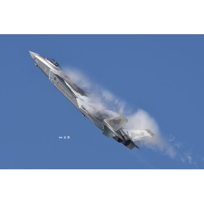 TRU05811 CHINESE J-20 MIGHTY DRAGON, 1/48