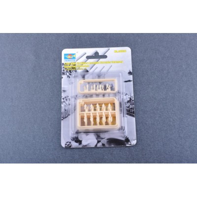 TRU06632 US ACCEPTED SURRENDER FIGURES 1/200