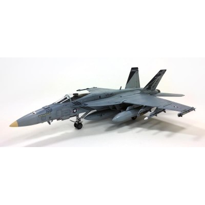 ACA12547 USN F/A-18E VFA-143 "Pukin Dogs" 1/72
