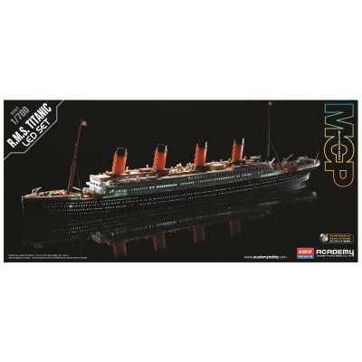 ACA14220 TITANIC and LED SET 1/700
