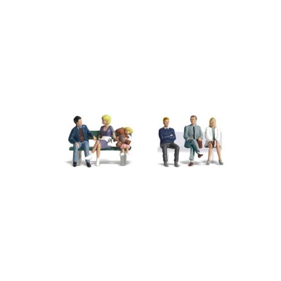 WS2134 N BUS STOP PEOPLE