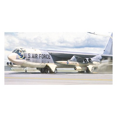 ITA1451 B-52G EARLY WITH HOUND DOG 1/72