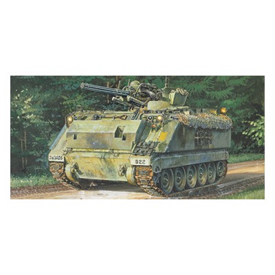 ITA7066 VIETNAM WAR M163 VULCAN TANK 1/72