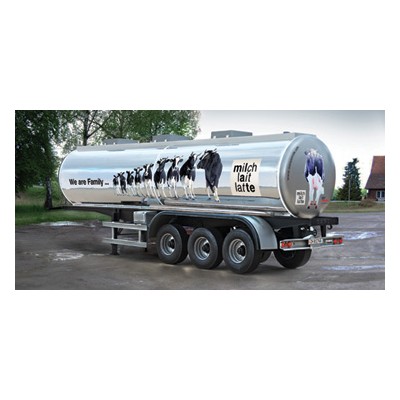 ITA3911 TANK TRAILER "We are Family" 1/24