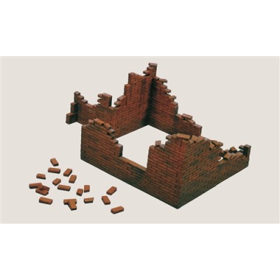 ITA0405 SHELLED BRICK WALLS 1/35