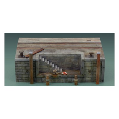 ITA5615 DOCK w STAIRS, 1/35